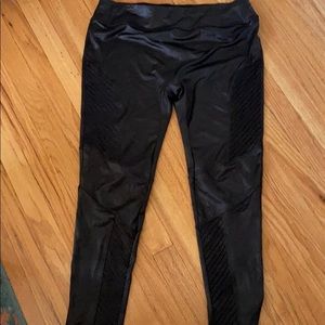 Women’s Philosophy leggings. NWOT. Size XL.